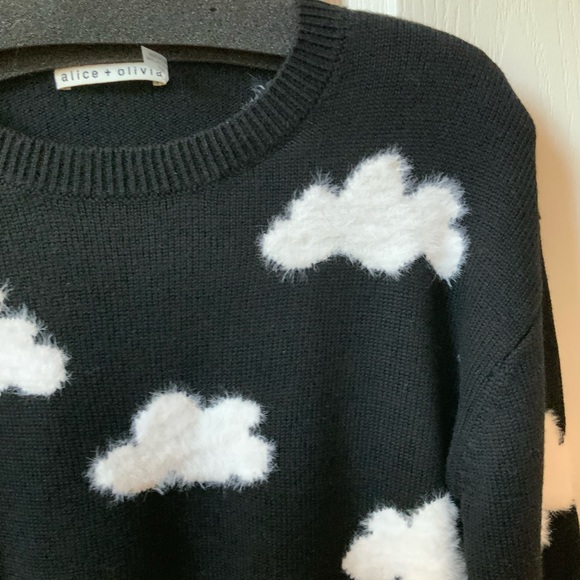 BEAUTIFUL BRAND NEW ALICE + OLIVIA GLEESON FUZZY CLOUD SWEATER IN BLACK & WHITE - Picture 10 of 16